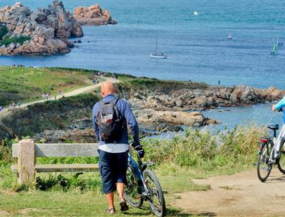 Balade sénior plage Trestraou Perros-Guirec Côtes-d'Armor