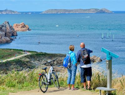 Balade sénior plage Trestraou Perros-Guirec Côtes-d'Armor