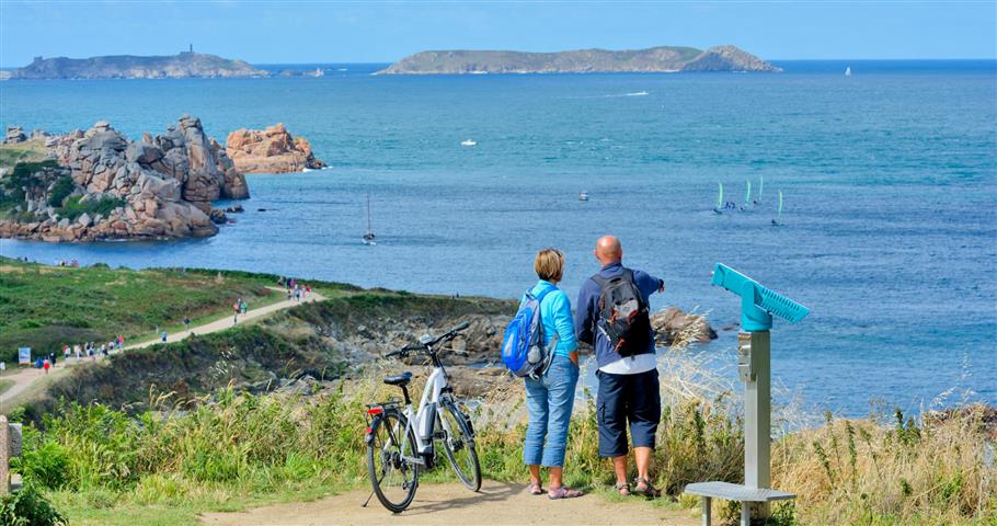 Balade sénior plage Trestraou Perros-Guirec Côtes-d'Armor