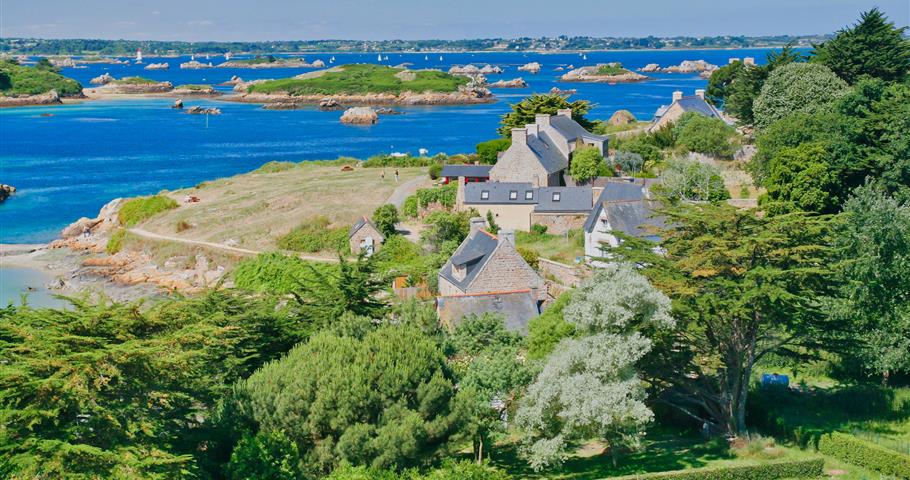 Locquirec - Paimpol, proche du Village Perrosien, camping à Perros-Guirec.