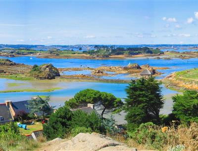 Locquirec - Paimpol, proche du Village Perrosien, camping à Perros-Guirec.