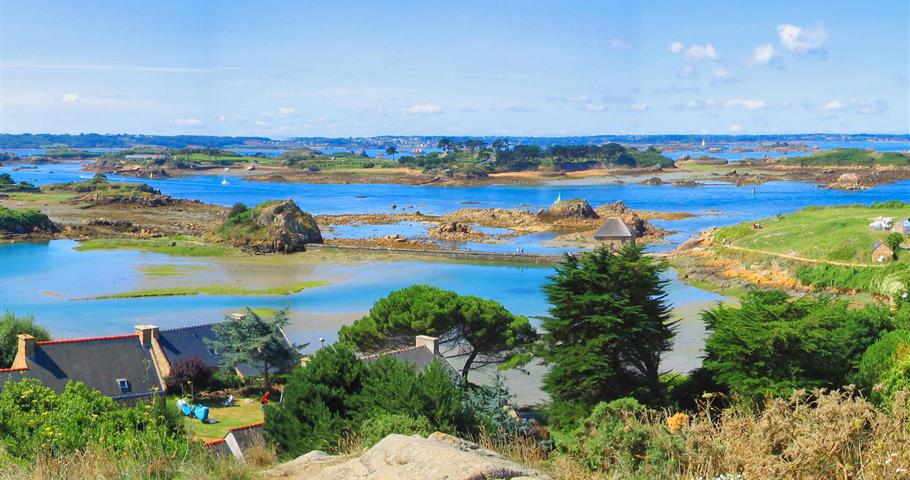 Locquirec - Paimpol, proche du Village Perrosien, camping à Perros-Guirec.