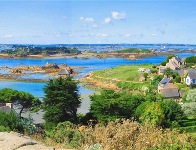 Locquirec - Paimpol, proche du Village Perrosien, camping à Perros-Guirec.