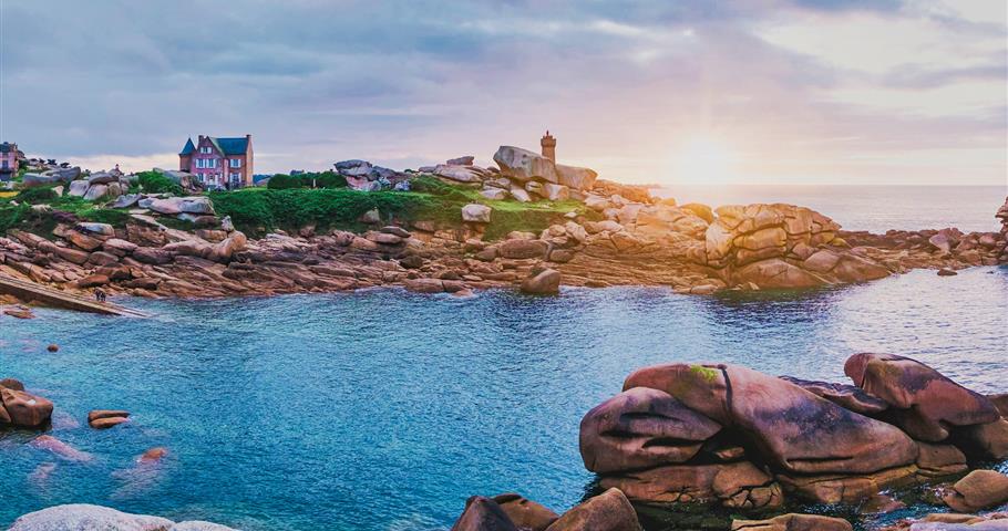 Granit Rose, proche du Village Perrosien, camping à Perros-Guirec.