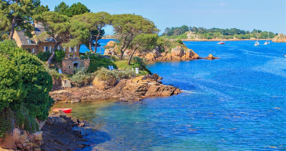 Granit Rose, proche du Village Perrosien, camping à Perros-Guirec.