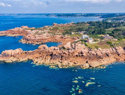 Granit Rose, proche du Village Perrosien, camping à Perros-Guirec.