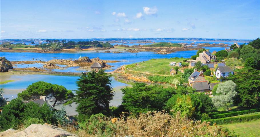 Bréhat, proche du Village Perrosien, camping à Perros-Guirec.