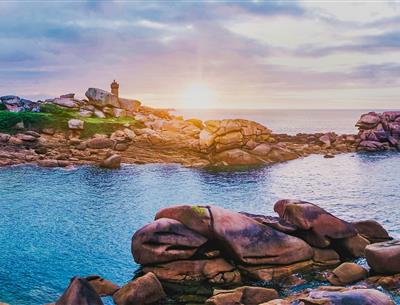 Randonnée sur Granite Rose, proche du Village Perrosien, camping à Perros-Guirec.