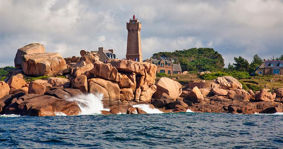 Ploumanach, proche du Village Perrosien, camping à Perros-Guirec.