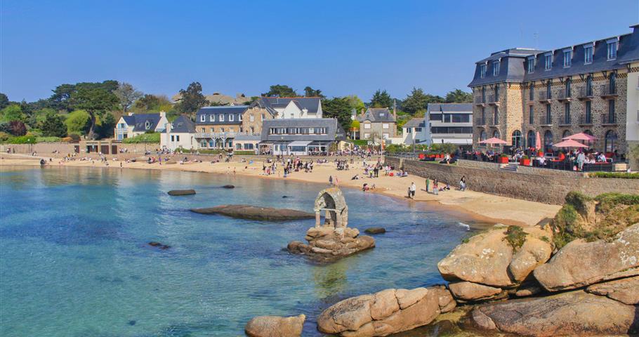 Ploumanach, proche du Village Perrosien, camping à Perros-Guirec.