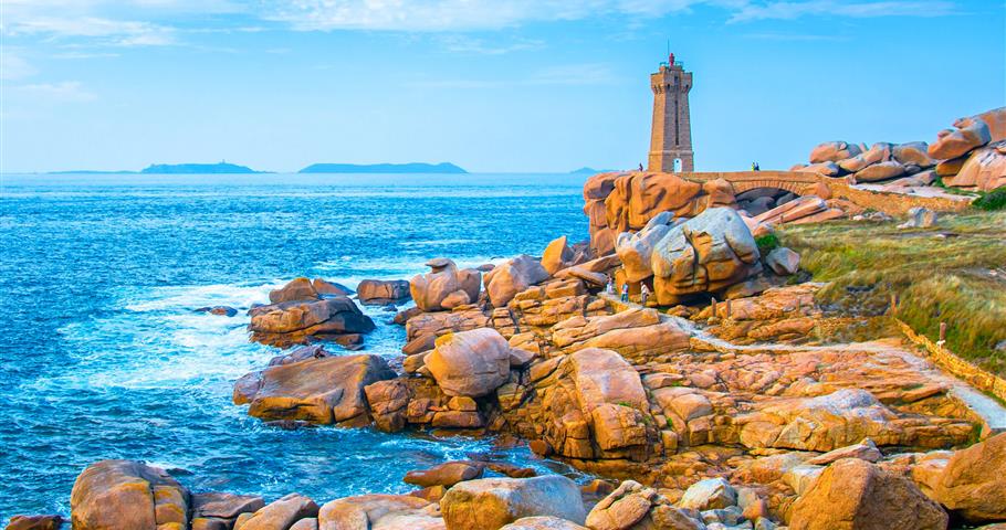 Ploumanach, proche du Village Perrosien, camping à Perros-Guirec.