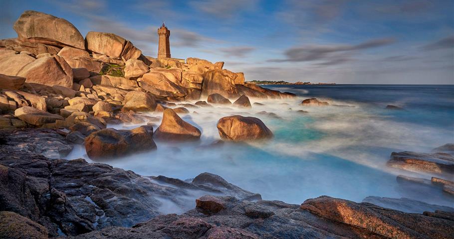 Ploumanach, proche du Village Perrosien, camping à Perros-Guirec.