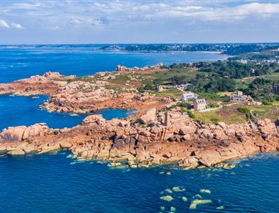 Ploumanach, proche du Village Perrosien, camping à Perros-Guirec.