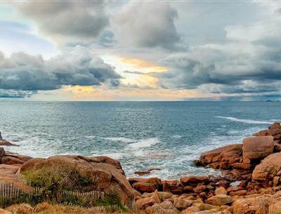 Ploumanach, proche du Village Perrosien, camping à Perros-Guirec.