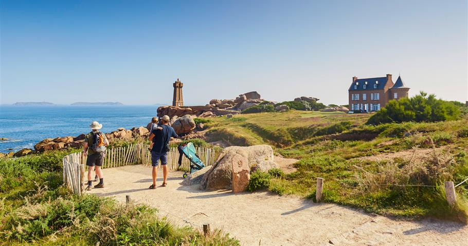 Ploumanach, proche du Village Perrosien, camping à Perros-Guirec.