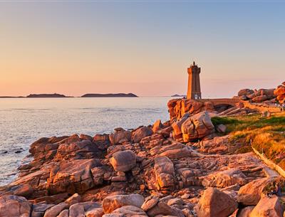 Ploumanach, proche du Village Perrosien, camping à Perros-Guirec.