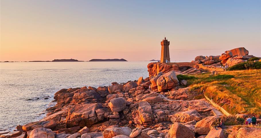 Ploumanach, proche du Village Perrosien, camping à Perros-Guirec.