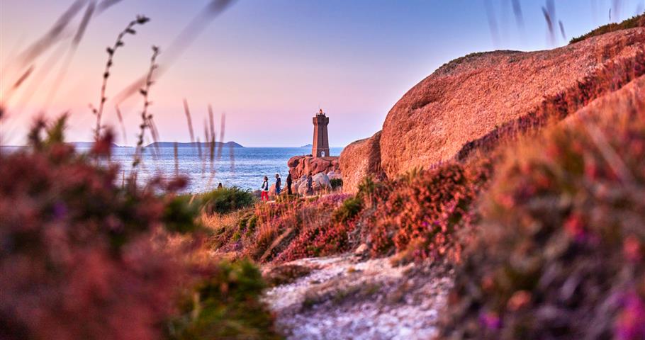 Ploumanach, proche du Village Perrosien, camping à Perros-Guirec.