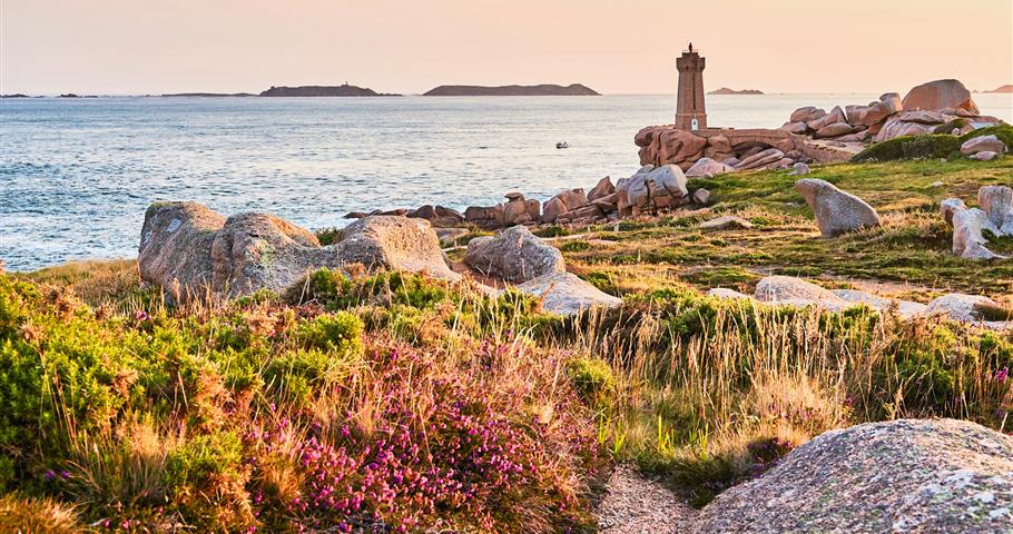 Ploumanach, proche du Village Perrosien, camping à Perros-Guirec.
