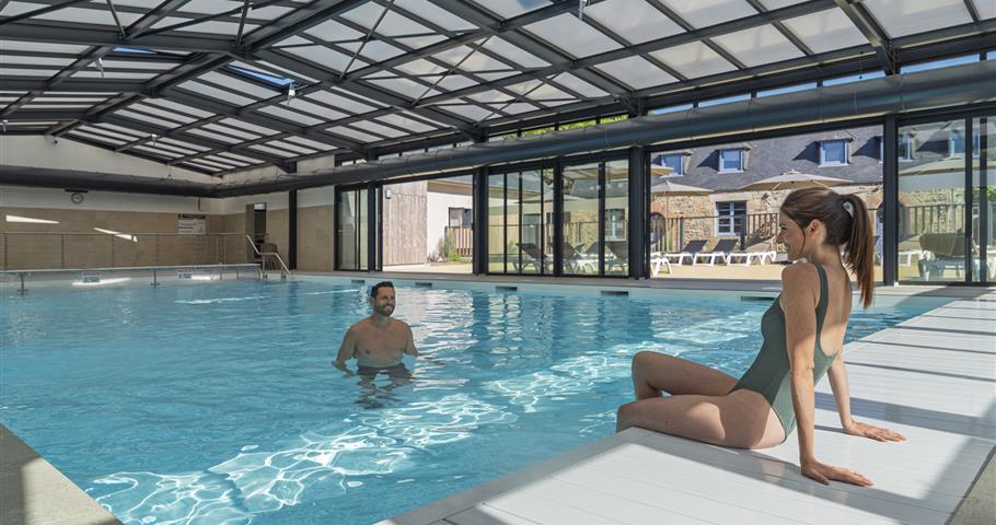 Piscine couverte - Le Village Perrosien, camping à Perros-Guirec