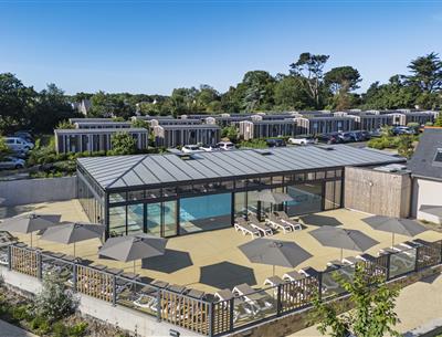 Piscine couverte - Le Village Perrosien, camping à Perros-Guirec 1