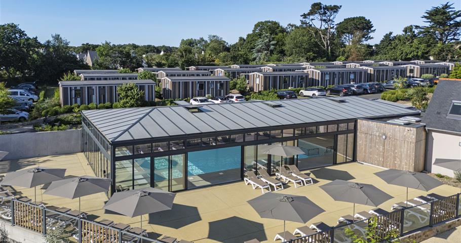 Piscine couverte - Le Village Perrosien, camping à Perros-Guirec 1