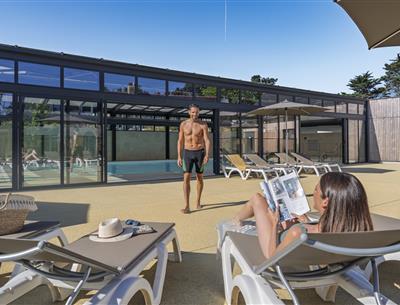 Piscine couverte - Le Village Perrosien, camping à Perros-Guirec 2