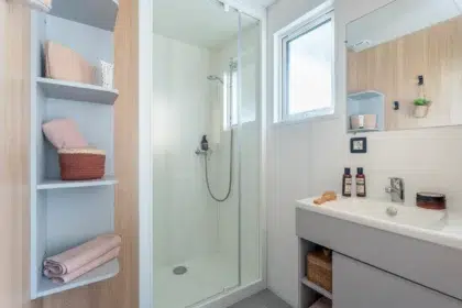 2-Bedroom Cabin 12 Village Perrosien Cabane 2ch 031