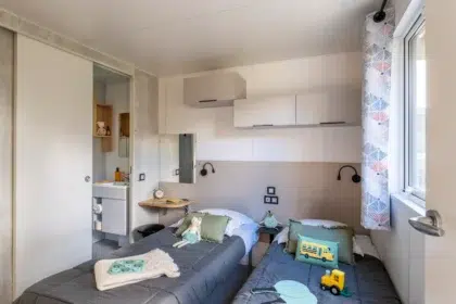Premium 2-Bedroom Cabin 10 Village Perrosien Cabane Premium 2ch 025