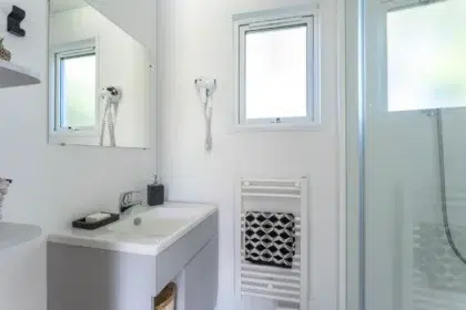 Premium 2-Bedroom Cabin 12 Village Perrosien Cabane Premium 2ch 030